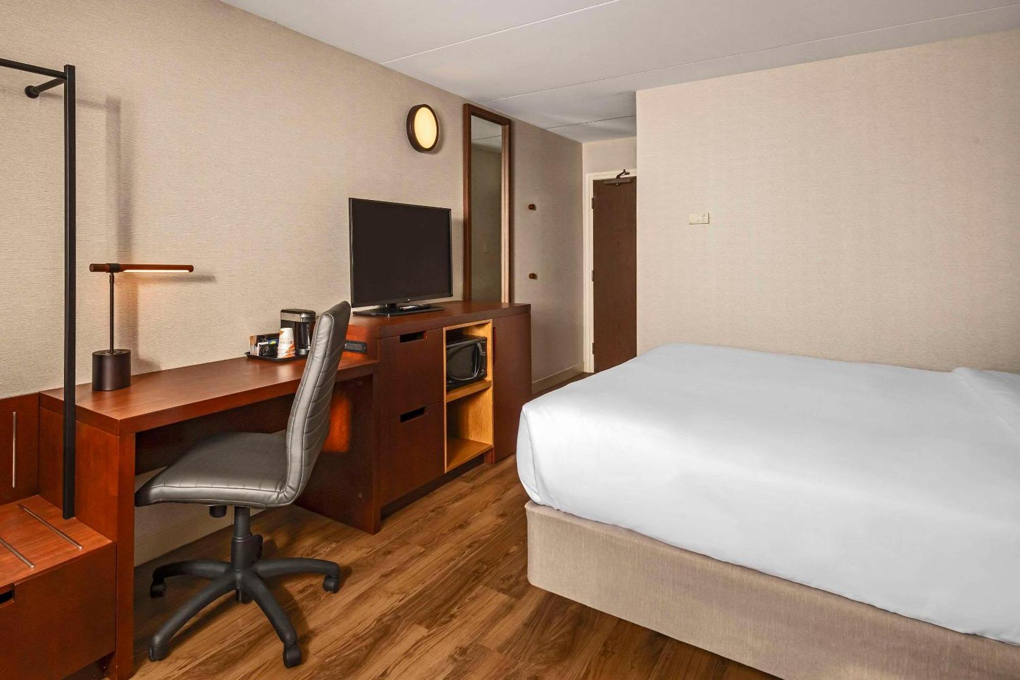 Comfort Inn Cambridge Exterior photo